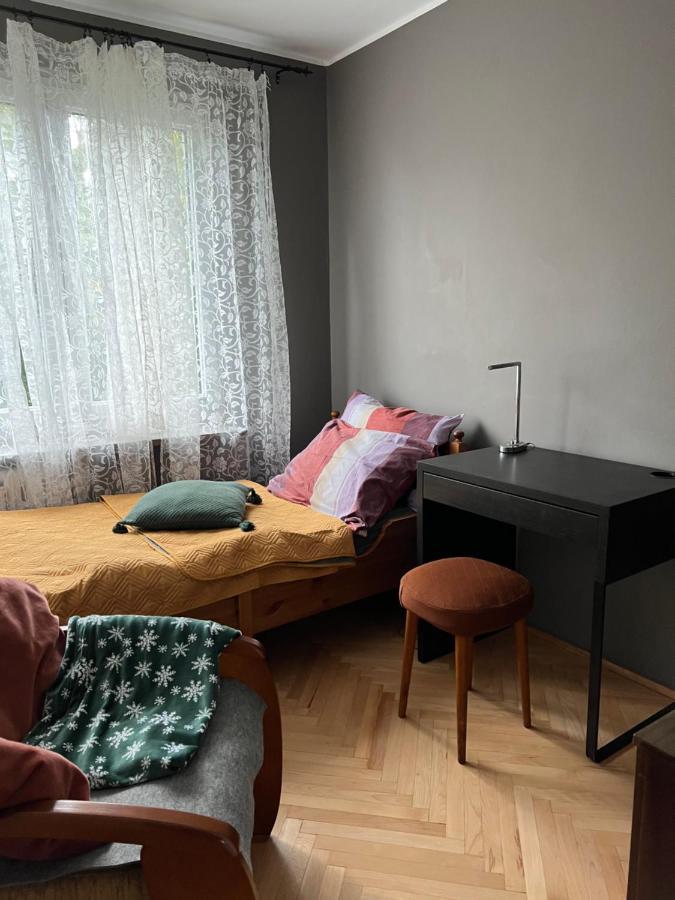 U Cioci Lutki Urocze Mieszkanie Z Balkonem Cracóvia Exterior foto