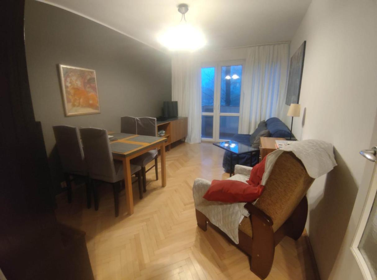 U Cioci Lutki Urocze Mieszkanie Z Balkonem Cracóvia Exterior foto