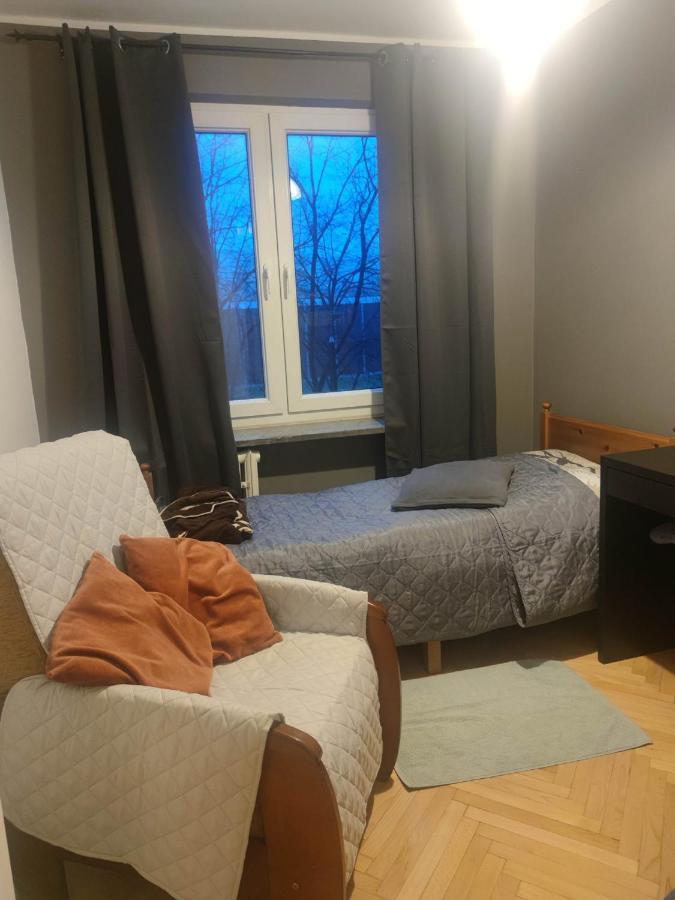 U Cioci Lutki Urocze Mieszkanie Z Balkonem Cracóvia Exterior foto