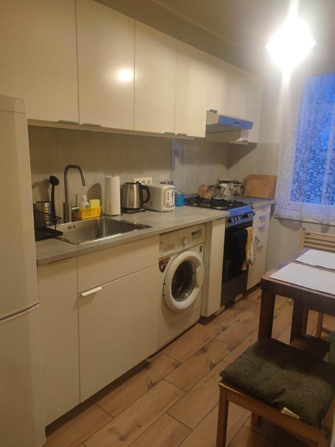 U Cioci Lutki Urocze Mieszkanie Z Balkonem Cracóvia Exterior foto